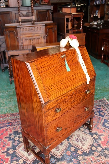 イギリスアンティーク、ライティングデスク イギリスアンティーク家具 ビューロー ライティングビューロー デスク