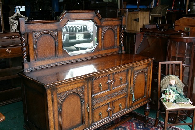 イギリスアンティーク　ミラーバックサイドボード　キャビネット　リビングボード ミラーバックサイドボード | 【世界基準の品質】英国アンティーク家具