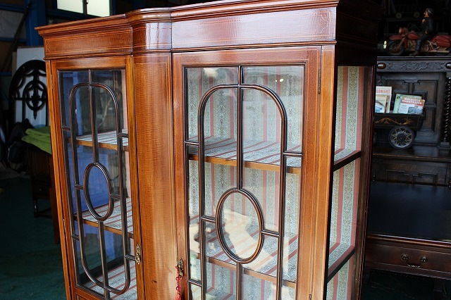 イギリスアンティーク家具 アンティークキャビネット ショーケース