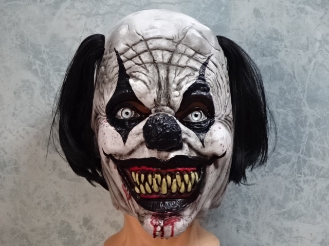 ピエロのマスク、ダーククラウン・怖い道化師の被り物。