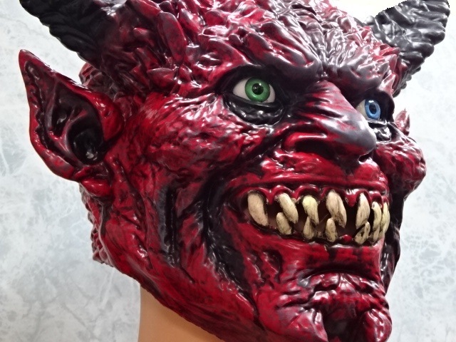 鬼の被り物でも使われているビッグホーンデビルマスク、節分の豆まきでもどうぞ