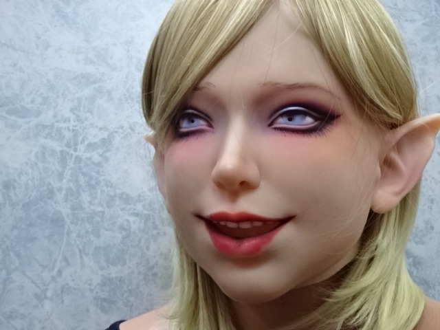 サンプル写真使用品・シリコンフィメールマスク・小悪魔ミム(角無し1号メイク)