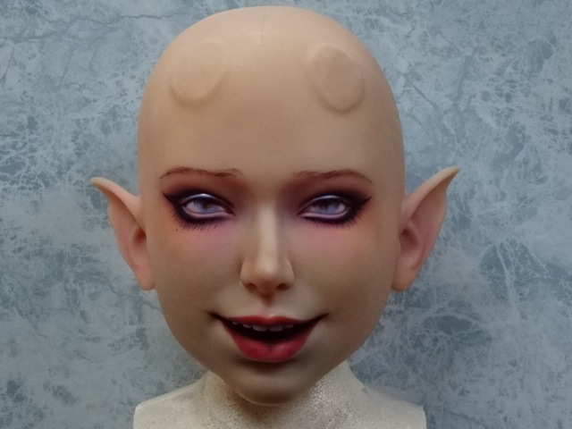 サンプル写真使用品・シリコンフィメールマスク・小悪魔ミム(角無し1号メイク)
