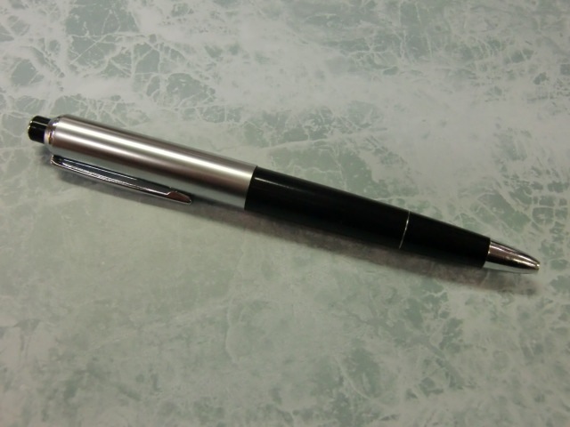 売れ筋いたずらグッズセット・ショックペン・ゴムゴキブリ・うんちくん野菜