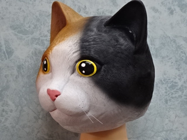 三毛猫のかぶりもの・三毛猫マスク、かわいい猫のお面です。