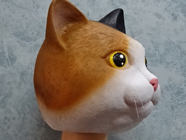 三毛猫のかぶりもの・三毛猫マスク、かわいい猫のお面です。