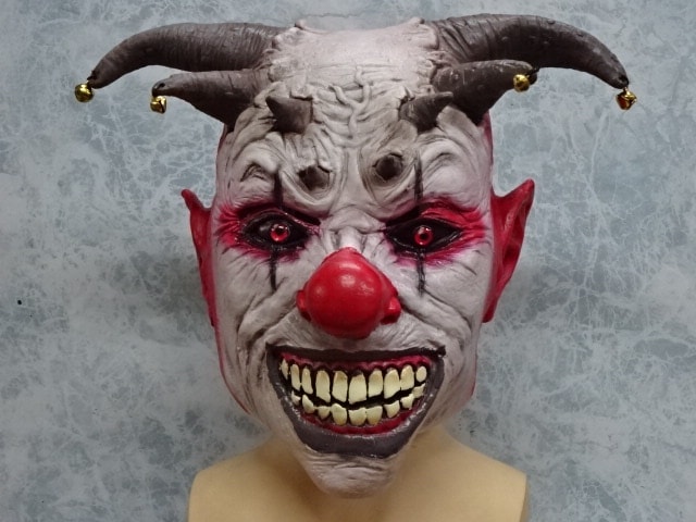 ピエロのマスク・カーニバルクラウン、節分にも使われる怖い被り物です。