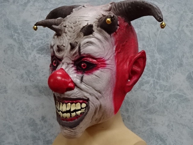 ピエロのマスク・カーニバルクラウン、節分にも使われる怖い被り物です。