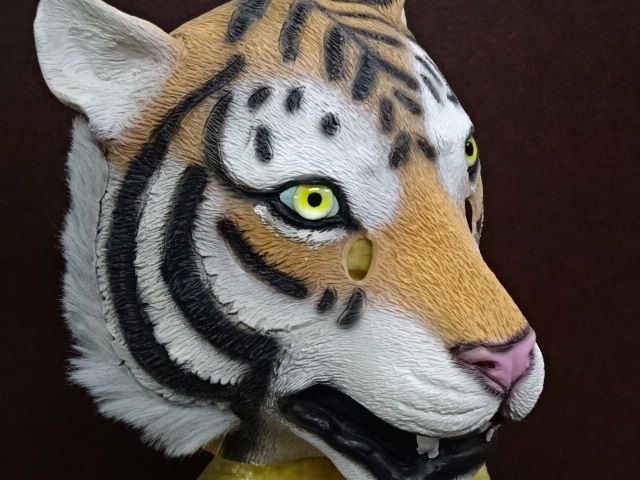 リアル眼球、虎の被り物　・NEW　タイガーマスク。