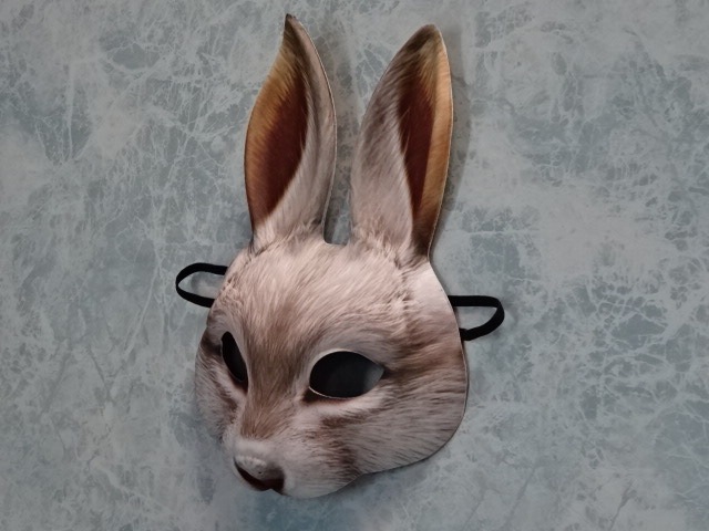 うさぎの被り物・ラビットドミノ、2023年卯年のマスクです