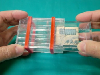 開かないクリアーボックス