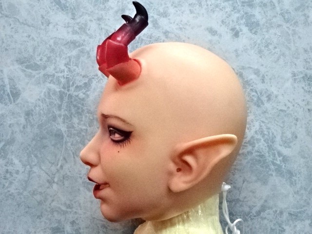 シリコンフィメールマスク・小悪魔ミム(角付き) フェイクアイ仕様、ROANYER