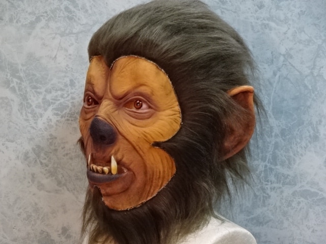 狼男の被り物、ウルフマンマスク。オオカミ男のフルフェイスお面です。スリラーの狼男のものまね被り物。