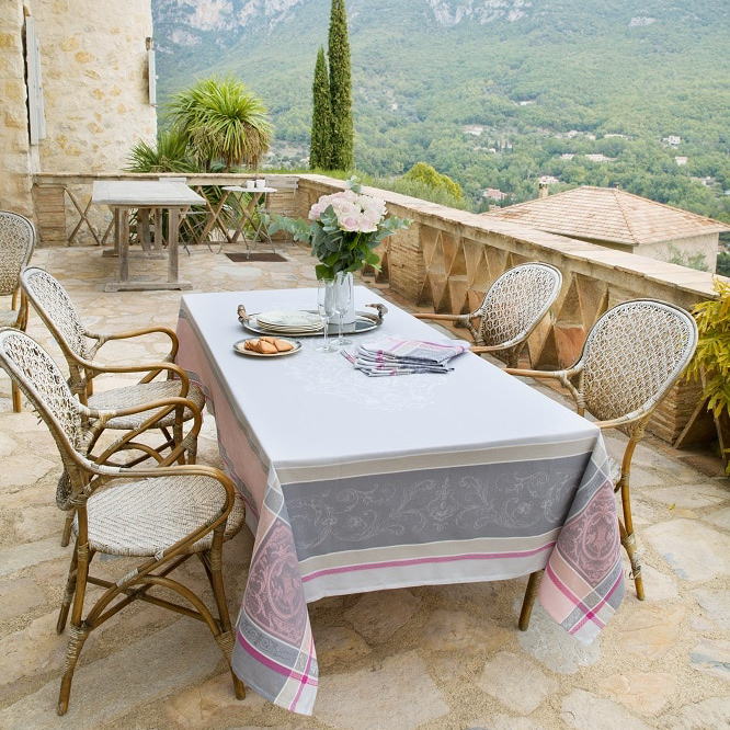 フランス製 ジャカード織　撥水テーブルクロス☆ ヴェルサイユ/ピンク 200x160cmサイズ F200160-VRSL-PK