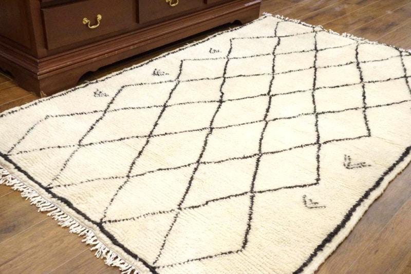 モロッコ手織り絨毯　ベニワレン（Beni Ouarain）　205ｘ130ｃｍ　MRB200-01