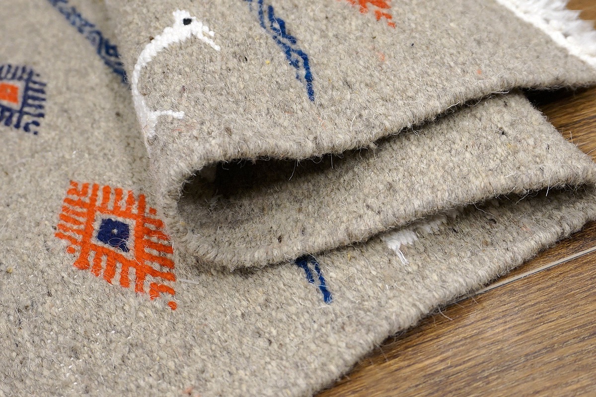 チュニジア　手織りキリム　65×54cm　小さめ玄関サイズ　TK70x50-1