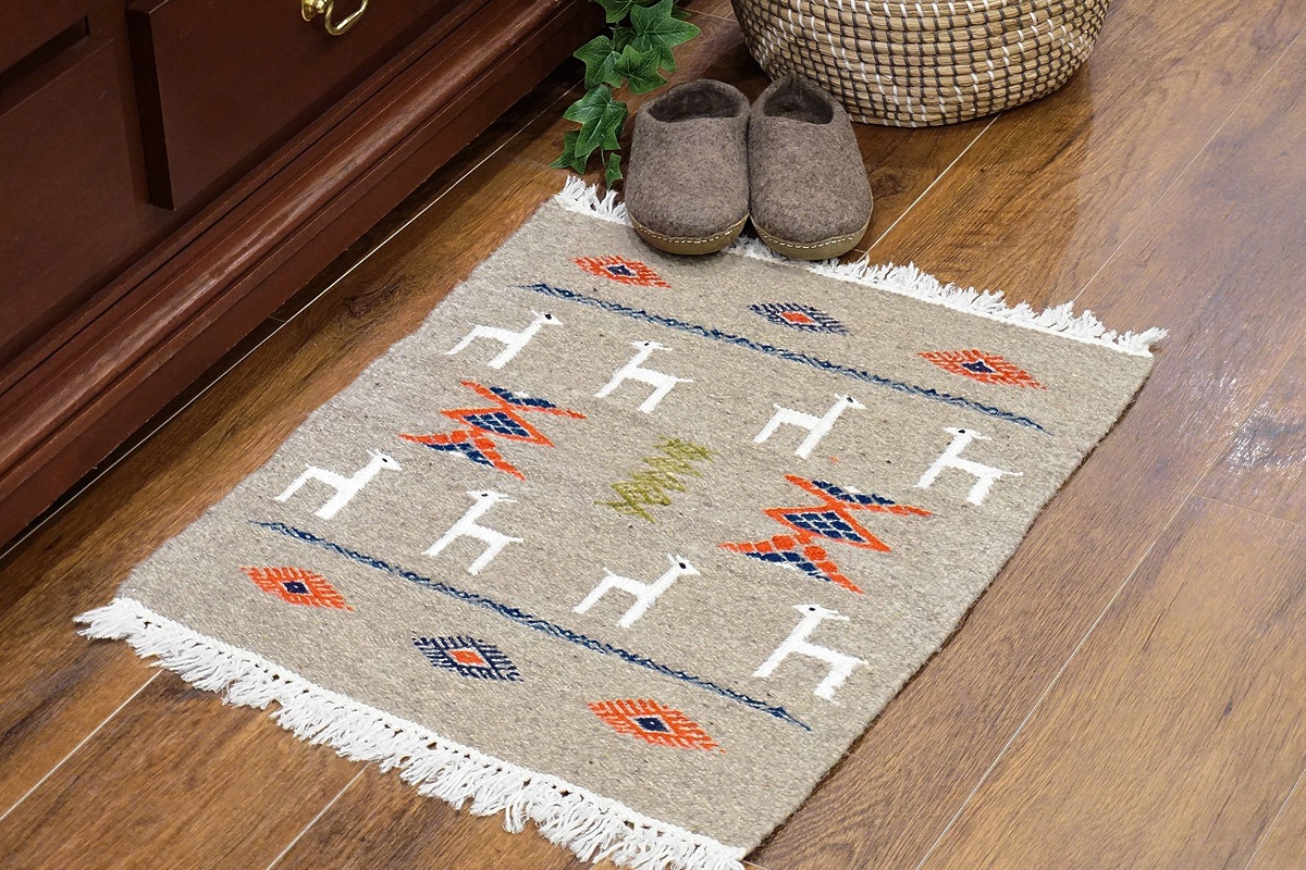 チュニジア　手織りキリム　65×54cm　小さめ玄関サイズ　TK70x50-1