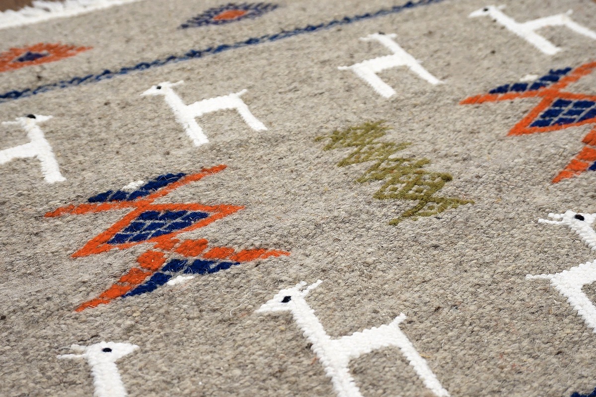 チュニジア　手織りキリム　65×54cm　小さめ玄関サイズ　TK70x50-1