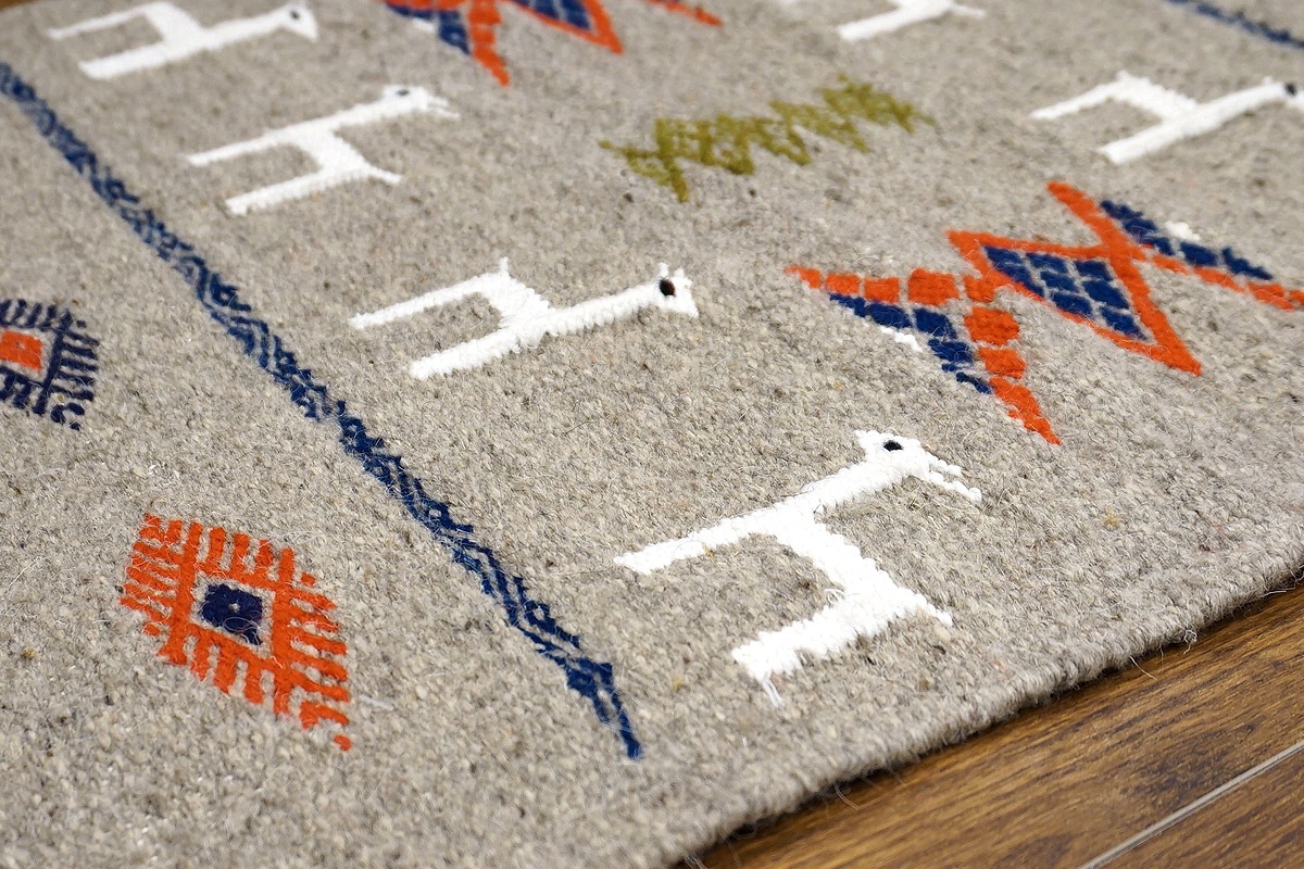 チュニジア　手織りキリム　65×54cm　小さめ玄関サイズ　TK70x50-1