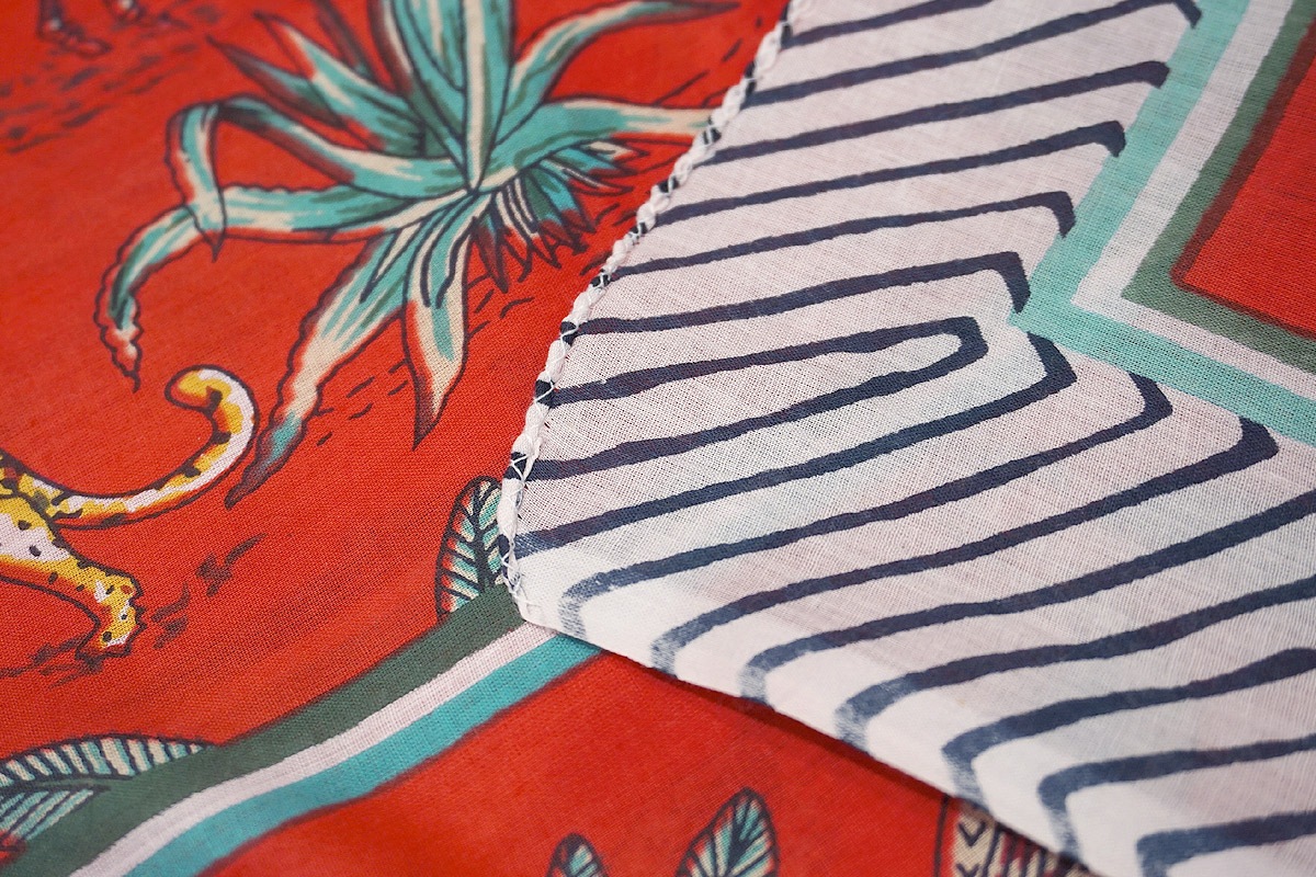 ブロックプリントコットンストール（マルチクロス） ジャングル/レッド　IBP-SCF-JGLRD