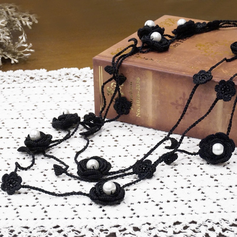 トゥーオヤ　ラリエット　OYA-LT-ROSE-BK　ローズ/ブラック