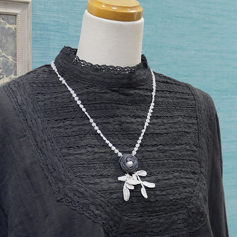 トゥーオヤ　ネックレス　OYA-NT-ROSE-GY　ローズ/グレー