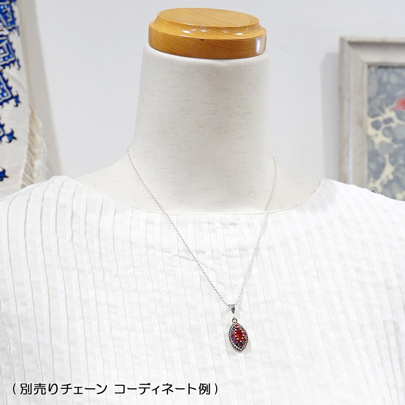 トルコ　アンティーク調　ペンダントトップ　SV-N-OT-RB1　マーキスカット/ルビーレッド