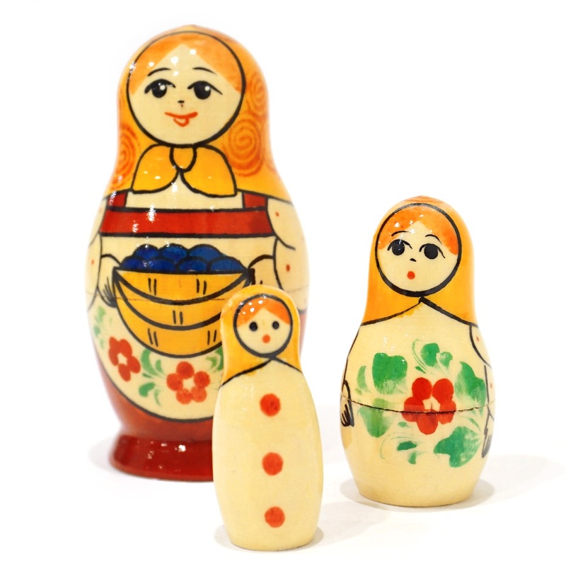 ロシア キーロフの街のマトリョーシカ（3P） MAT-153 | インテリア雑貨