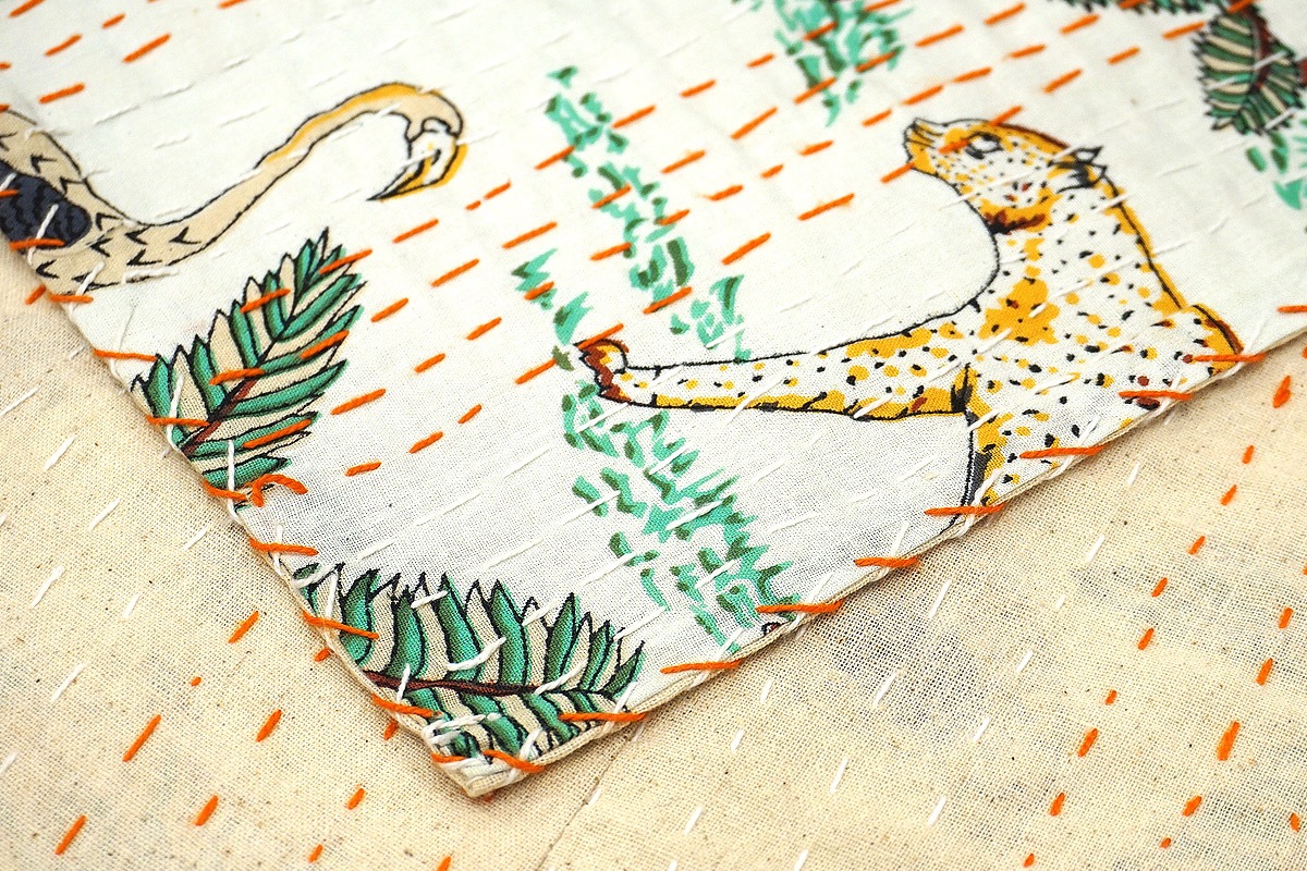 インド製「カンタキルト」マルチカバー◆216×142cm前後◆ジャングル/ホワイト　KMC230-JGWT