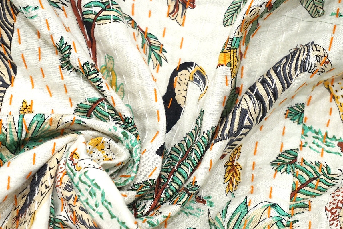 インド製「カンタキルト」マルチカバー◆216×142cm前後◆ジャングル/ホワイト　KMC230-JGWT