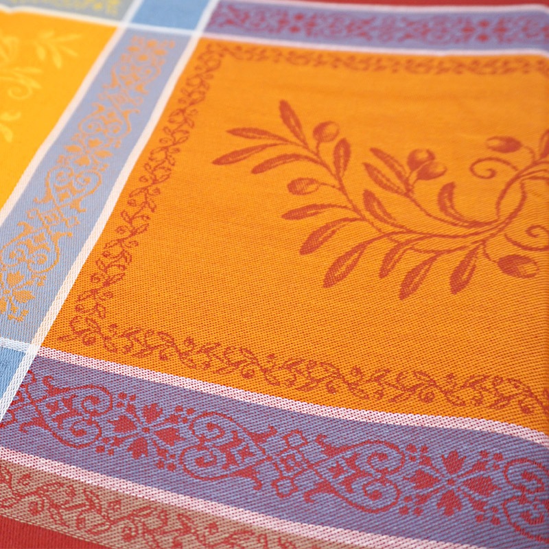 フランス製 ジャカード織　撥水テーブルクロス☆ オリヴィア/レッド 200x160cmサイズ　F200160-OLVI-RD