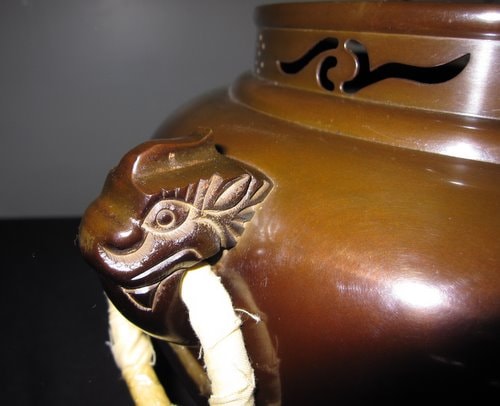 茶道具　期間限定特価　鉄鬼面風炉　平丸釜添え kimenn01.jpg