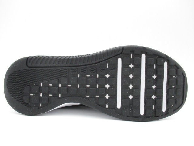 ナイキ MCトレーナー3 FQ1831-001