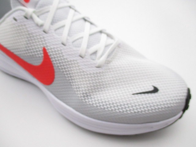 ナイキ レボリューション8　ワイド　幅広4E　HQ1996-100
