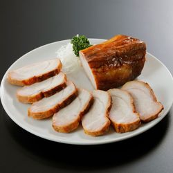 江戸清　燻しチャーシュー(ロース200ｇ)　創業明治27年 横浜中華街の老舗の技 国産豚の贅沢焼豚