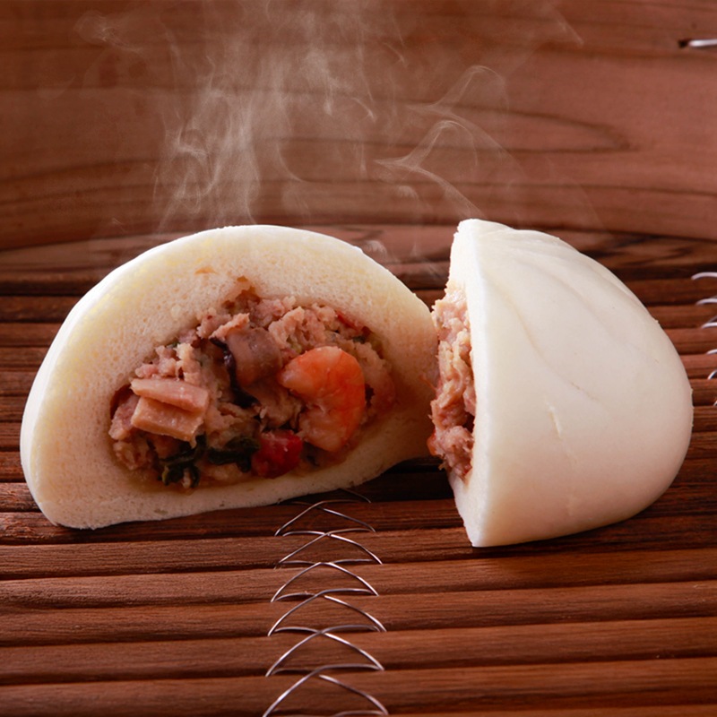 【季節限定】五目肉まん　豚ひき肉、海老、叉焼、旬の野菜など五目の旨味が詰まった中華まん