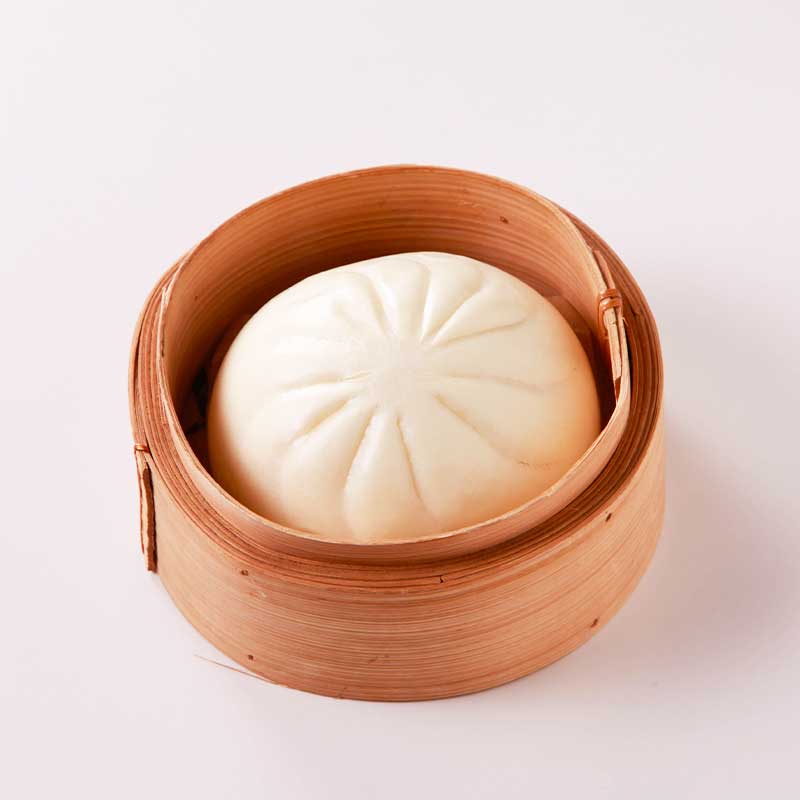 【季節限定】五目肉まん　豚ひき肉、海老、叉焼、旬の野菜など五目の旨味が詰まった中華まん