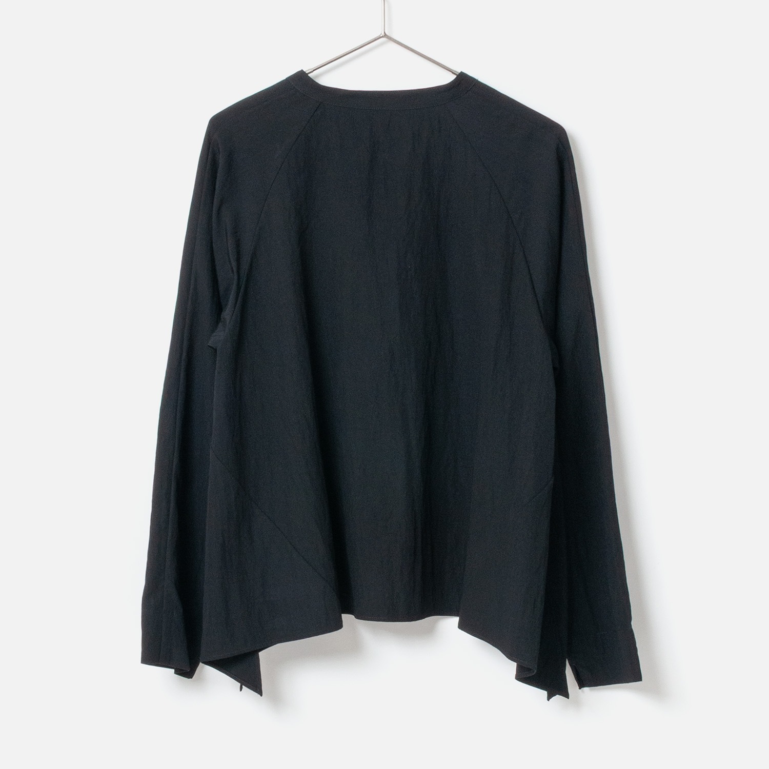 [Harriss] Irregular Hem Band Collar Blouse_Black(80)