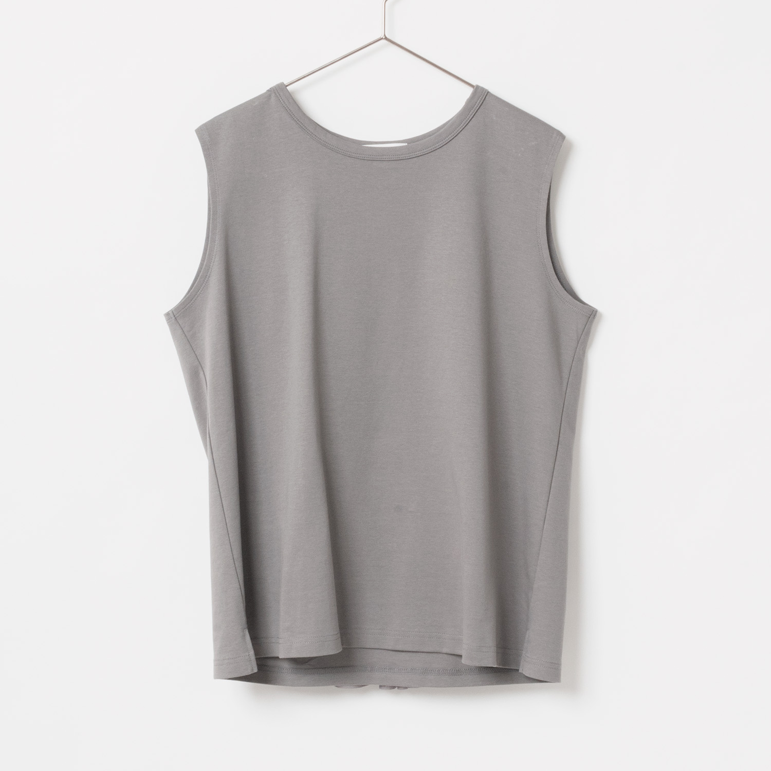 [Harriss] Sleeveless cut and sewn with cape