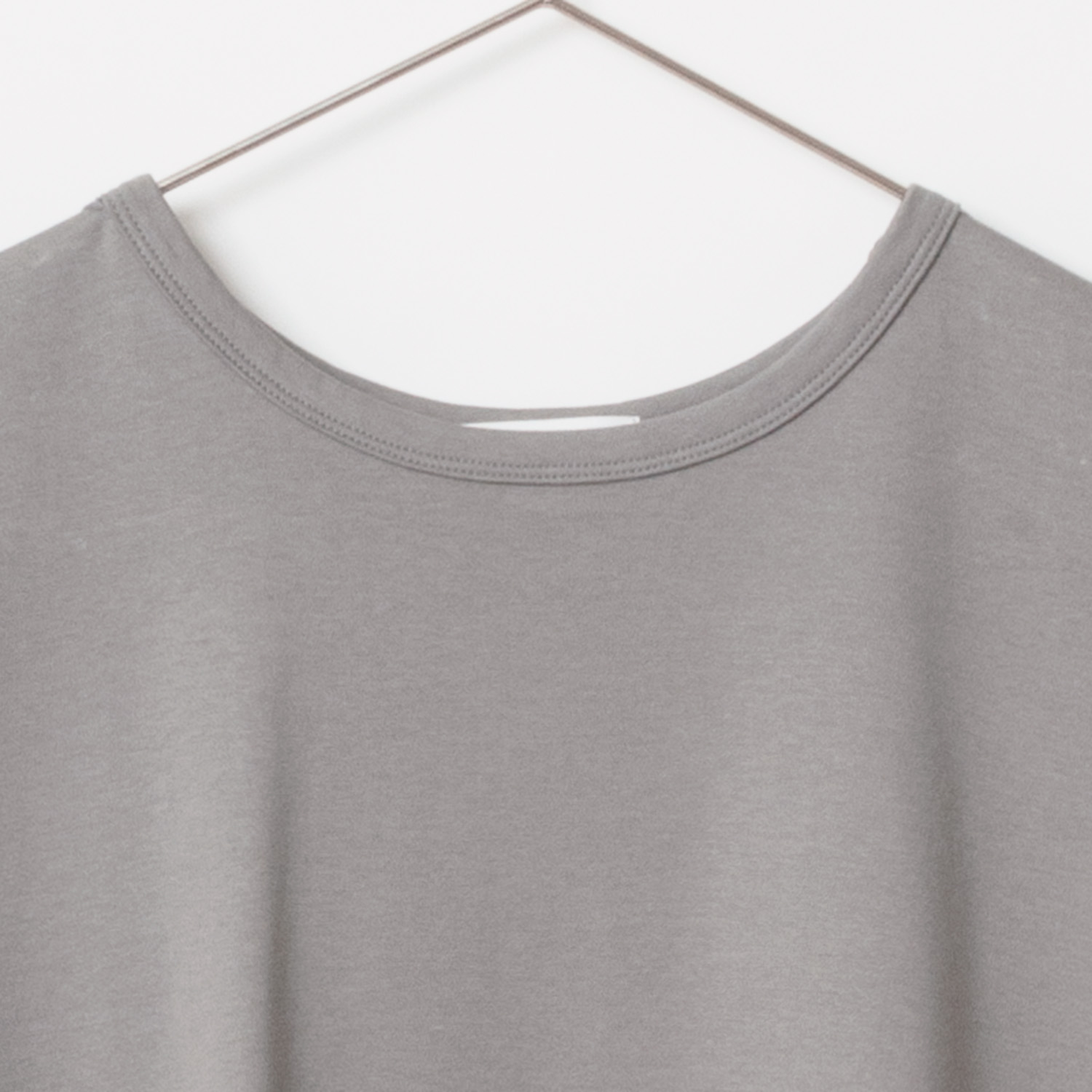[Harriss] Sleeveless cut and sewn with cape