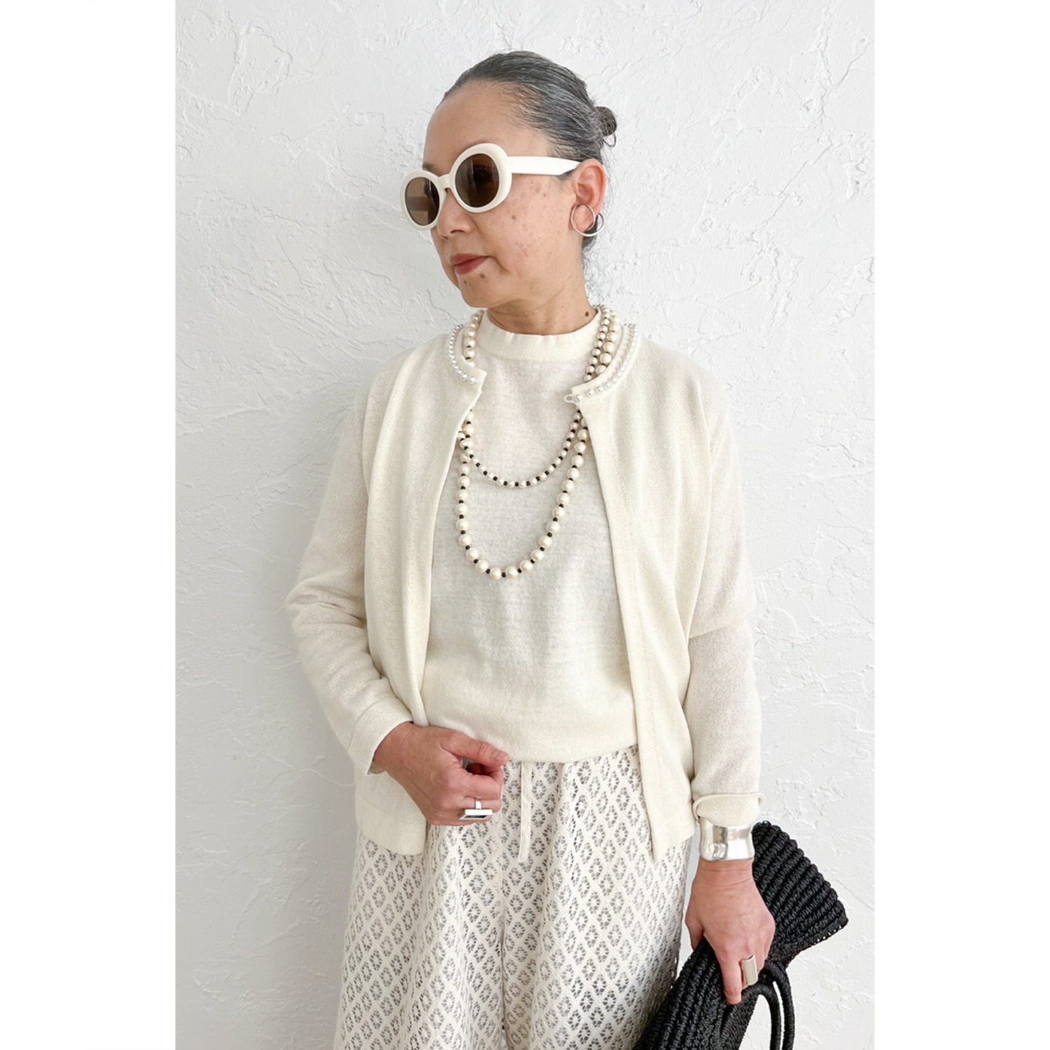 [Harriss �� Keiko Okamoto] Crew neck cardigan with pearls_Ecru(03)
