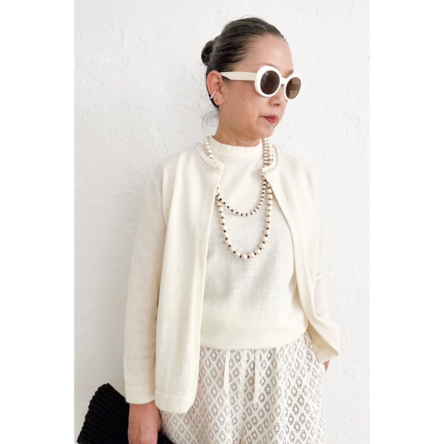 [Harriss �� Keiko Okamoto] Crew neck cardigan with pearls_Ecru(03)