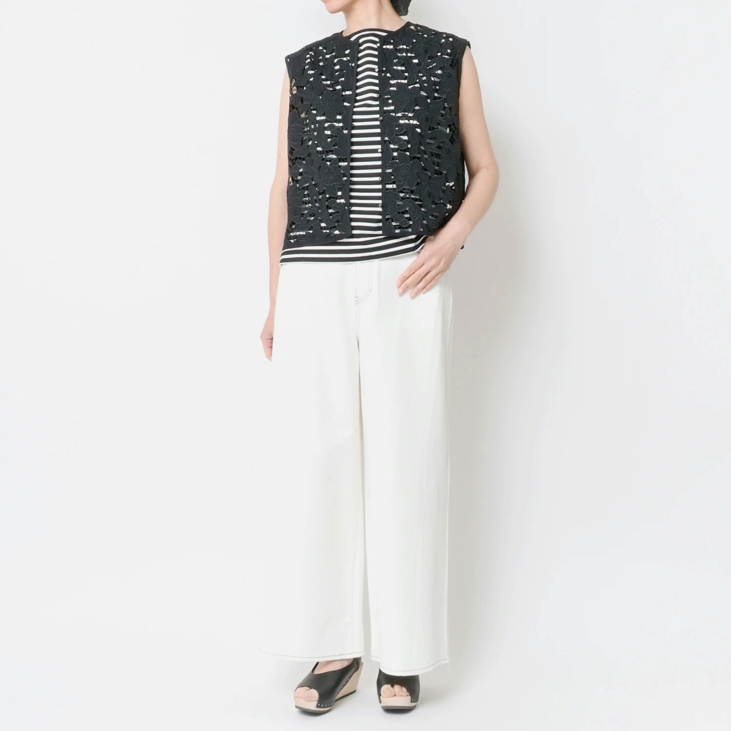 [Harriss] Embroidered Lace Vest