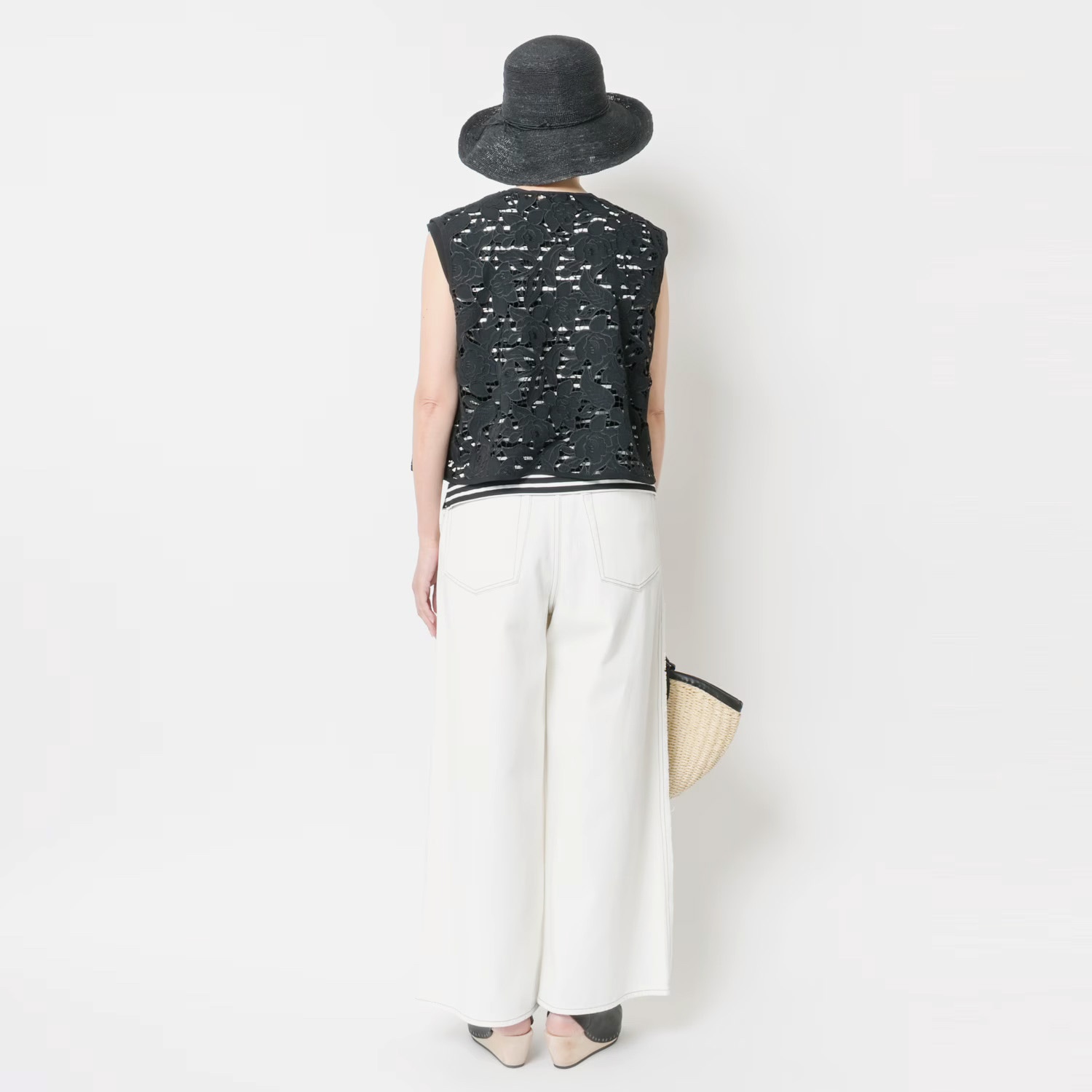 [Harriss] Embroidered Lace Vest