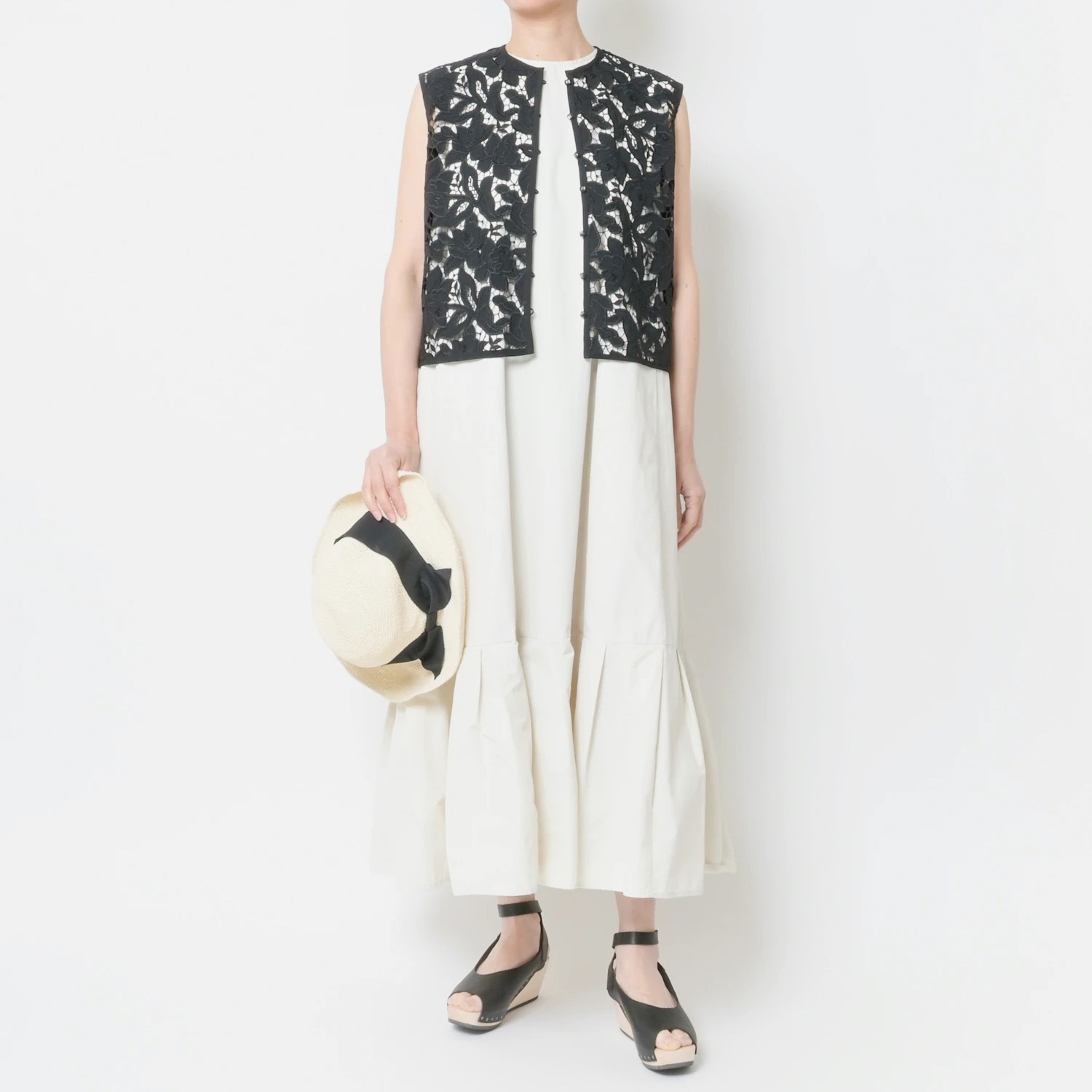 [Harriss] Embroidered Lace Vest