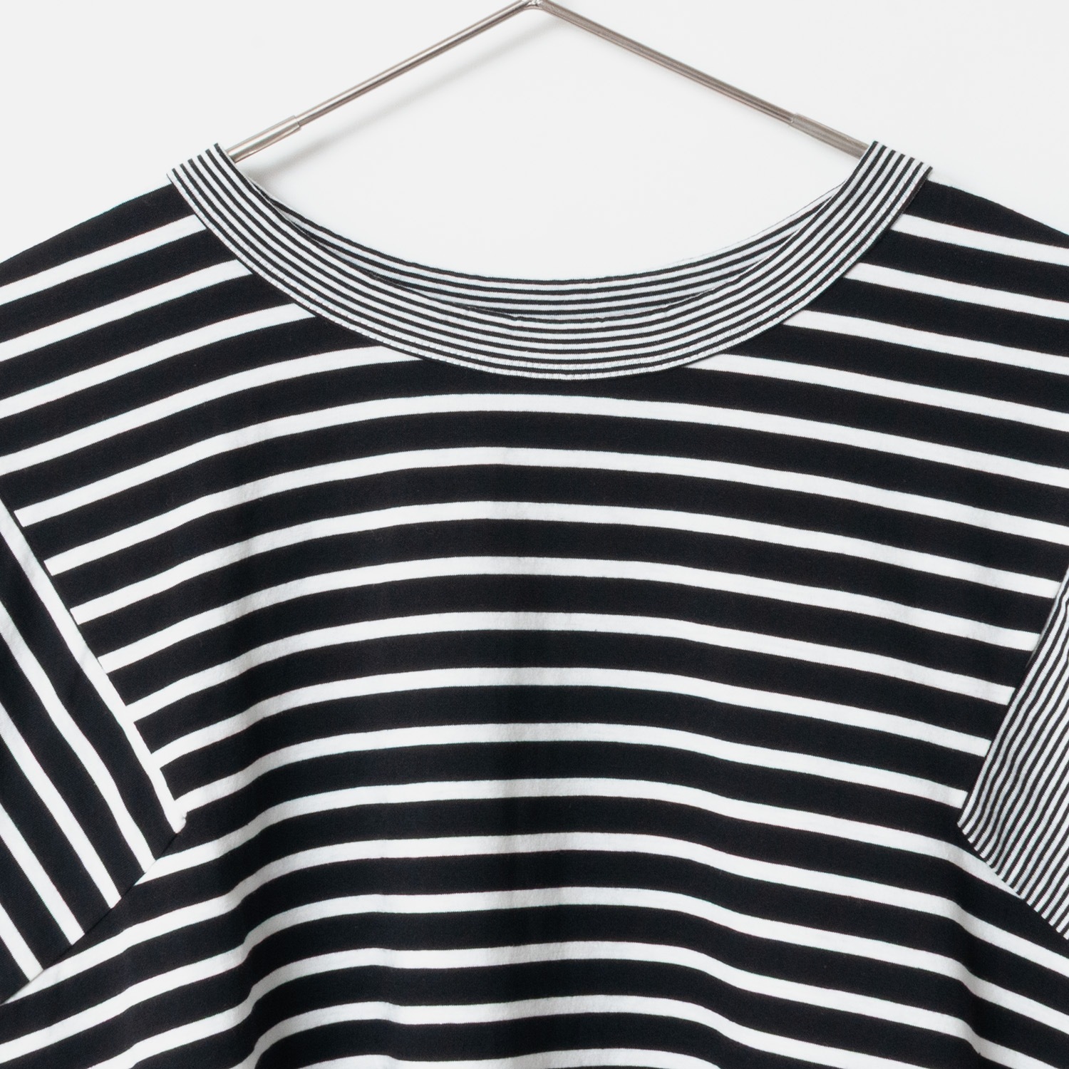 [RaPPELER] Asymmetrical Striped Cut and Sewn_Black(80)