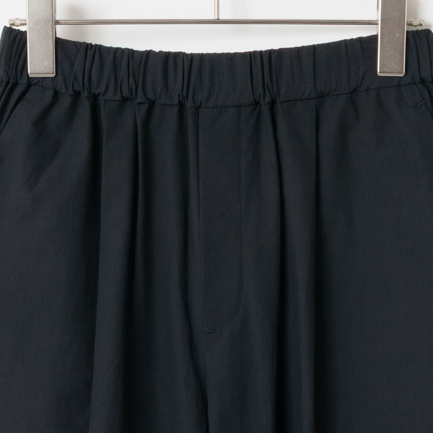 [Harriss] Straight pants with front tuck