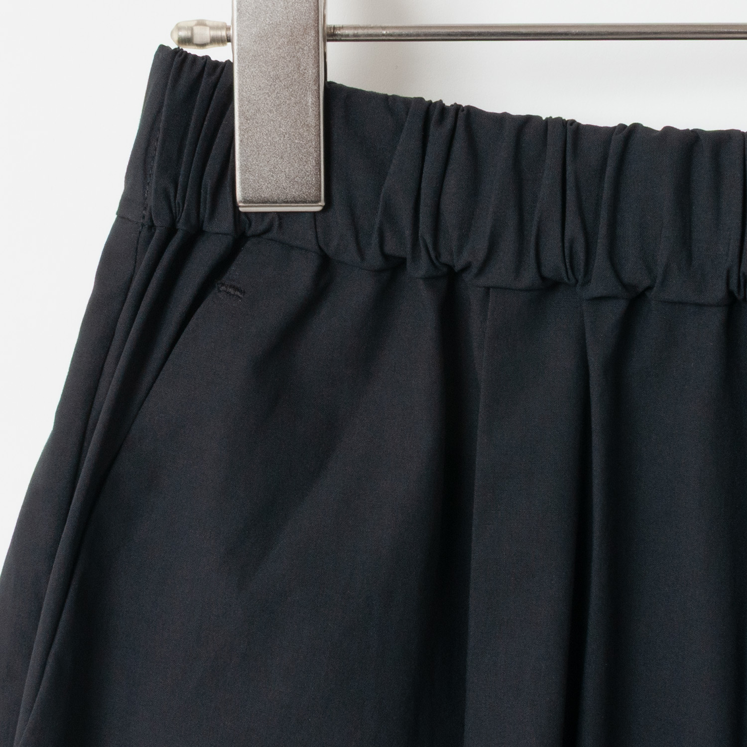 [Harriss] Straight pants with front tuck