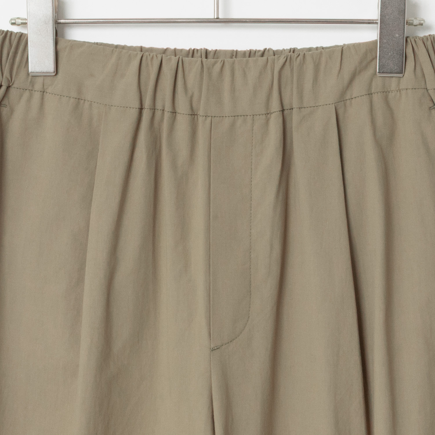 [Harriss] Straight pants with front tuck