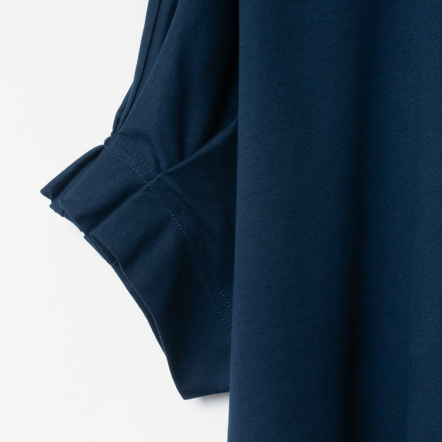 [Harriss] Tuck Sleeve Cut and Sew